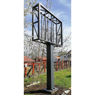 Acél szerkezet gyártás - szabadon álló LEDfal - totem oszlop